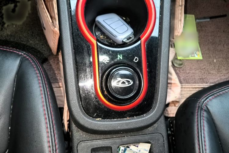 Used Chery New Energy Little Ant 2022 Revised Version Sweet Pink Edition Half-Sugar Version Lithium Iron Phosphate 30.7 kWh 30 kW 301 km Interior 5