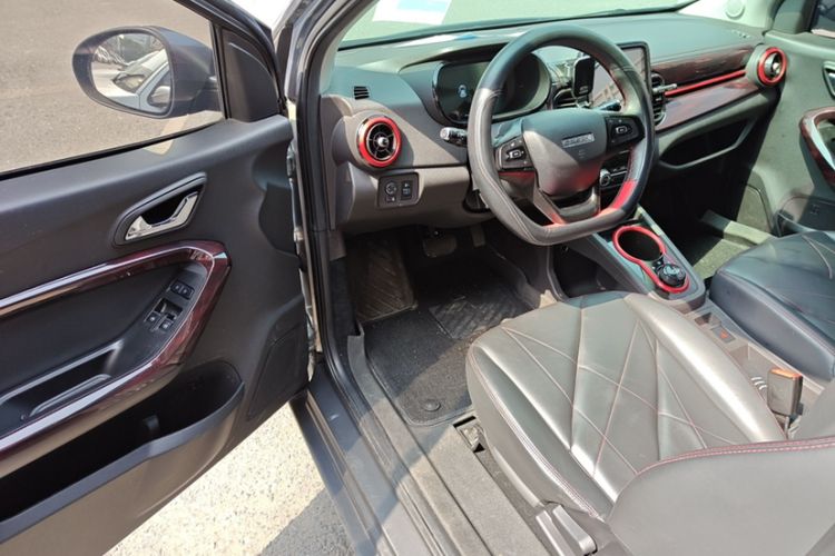 Used Chery New Energy Little Ant 2022 Revised Version Sweet Pink Edition Half-Sugar Version Lithium Iron Phosphate 30.7 kWh 30 kW 301 km Interior 6