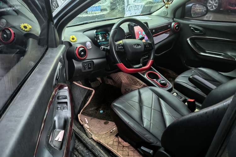 Used Chery New Energy Little Ant 2022 Revised Version Sweet Pink Edition Half-Sugar Version Lithium Iron Phosphate 30.7 kWh 30 kW 301 km Interior 6