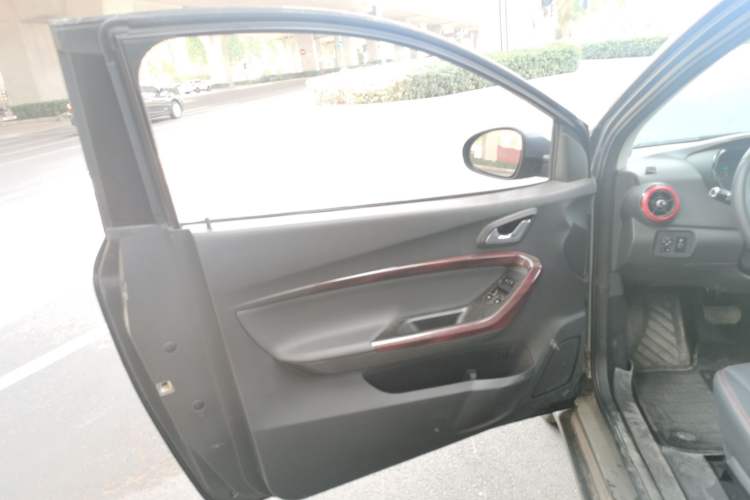 Used Chery New Energy Little Ant 2022 Restyled Version Sweet Pink Edition Half-Sugar Version 28.8 kWh 30 kW 301 km Interior 7