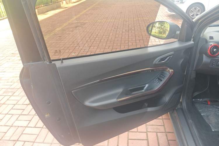 Used Chery New Energy Little Ant 2022 Sweet Pink Edition Low-Sugar Version 30kW 301km Range Left Front Door Interior