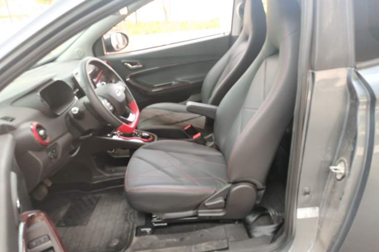 Used Chery New Energy Little Ant 2022 Restyled Version Sweet Pink Edition Half-Sugar Version 28.8 kWh 30 kW 301 km Left Front Seat