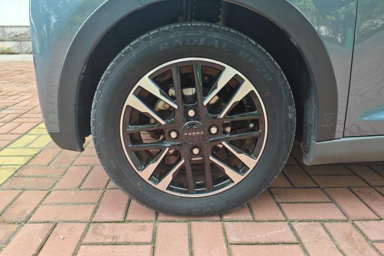 Used Chery New Energy Little Ant 2022 Sweet Pink Edition Low-Sugar Version 30kW 301km Range Left Front Wheel Hub
