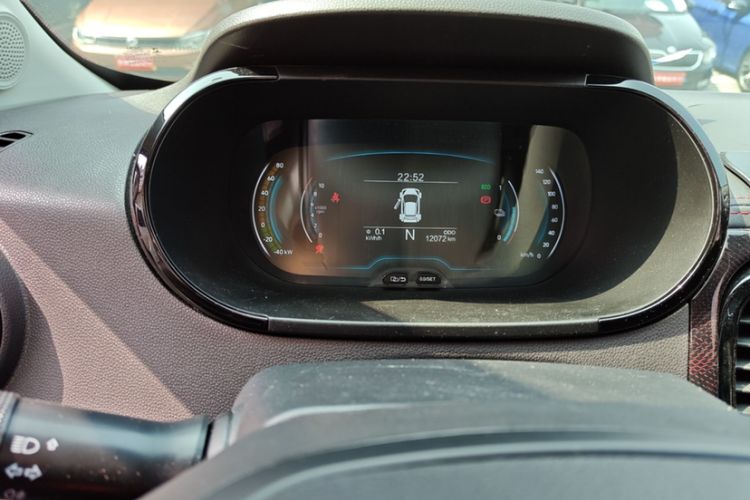 Used Chery New Energy Little Ant 2022 Revised Version Sweet Pink Edition Half-Sugar Version Lithium Iron Phosphate 30.7 kWh 30 kW 301 km Odometer Close Up