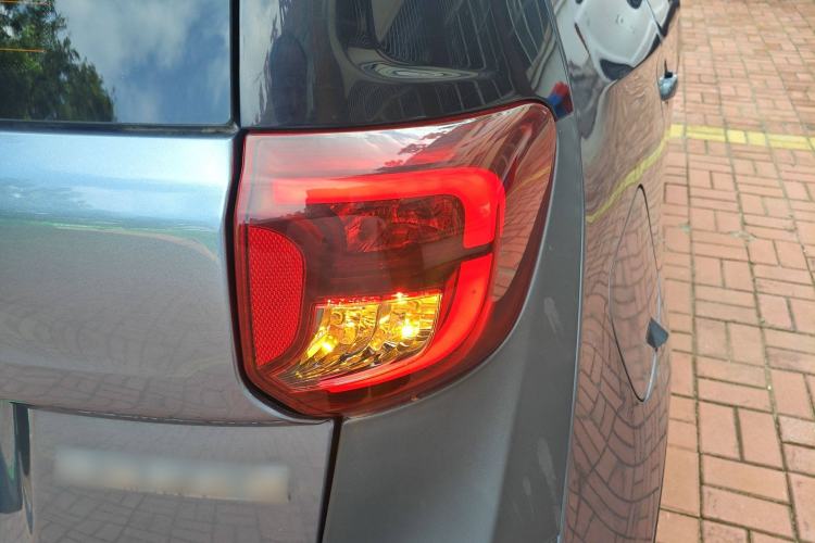 Used Chery New Energy Little Ant 2022 Sweet Pink Edition Low-Sugar Version 30kW 301km Range Right Rear Taillight