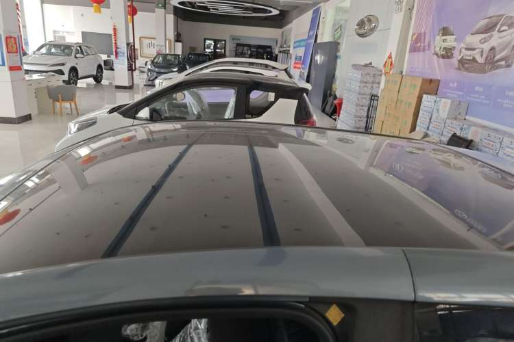 Used Chery New Energy Little Ant 2022 Revised Version Sweet Pink Edition Half-Sugar Version Lithium Iron Phosphate 30.7 kWh 30 kW 301 km Roof