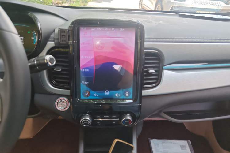 Used Chery New Energy Little Ant 2022 Sweet Pink Edition Half-Sugar Version Lithium Iron Phosphate 30 kW 301 km Audio And AC Panel
