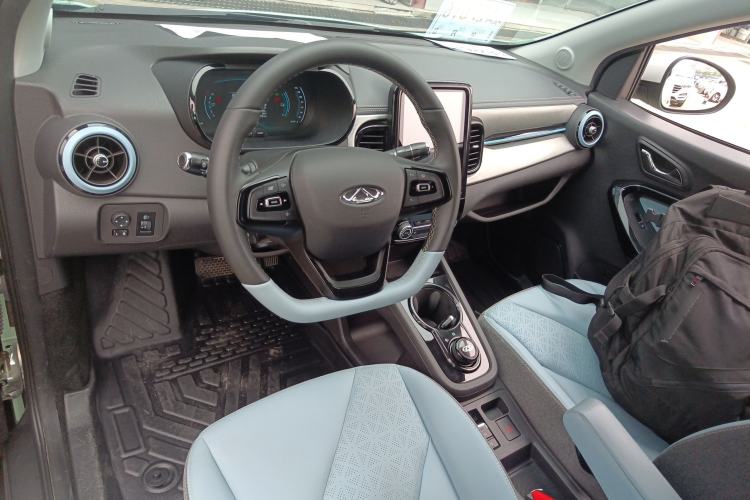 Used Chery New Energy Little Ant 2022 Revised Version Sweet Pink Edition Half-Sugar Version Lithium Iron Phosphate 30.7 kWh 30 kW 301 km Center Console