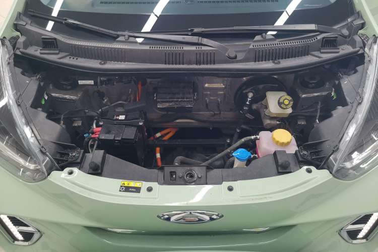 Used Chery New Energy Little Ant 2022 Sweet Pink Edition Half-Sugar Version 3-Cell Lithium 30kW 301km Engine Bay