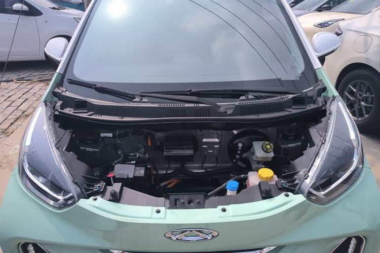 Used Chery New Energy Little Ant 2022 Revised Version Sweet Pink Edition Half-Sugar Version Lithium Iron Phosphate 30.7 kWh 30 kW 301 km Engine Bay