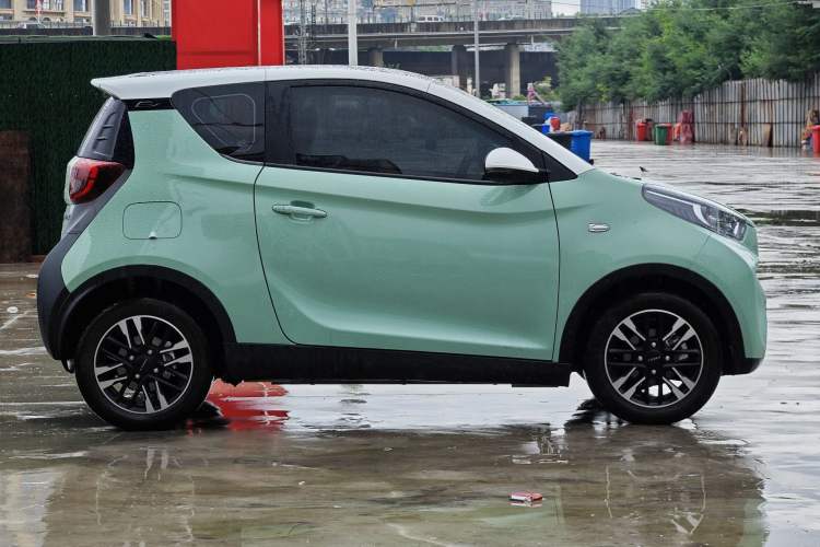 Used Chery New Energy Little Ant 2022 Revised Version Sweet Pink Edition Half-Sugar Version Lithium Iron Phosphate 30.7 kWh 30 kW 301 km Exterior 3