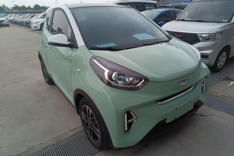 Used Chery New Energy Little Ant 2022 Revised Version Sweet Pink Edition Half-Sugar Version Lithium Iron Phosphate 30.7 kWh 30 kW 301 km Front Right 45 Deg