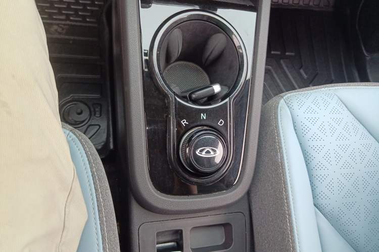 Used Chery New Energy Little Ant 2022 Revised Version Sweet Pink Edition Half-Sugar Version Lithium Iron Phosphate 30.7 kWh 30 kW 301 km Gear Lever