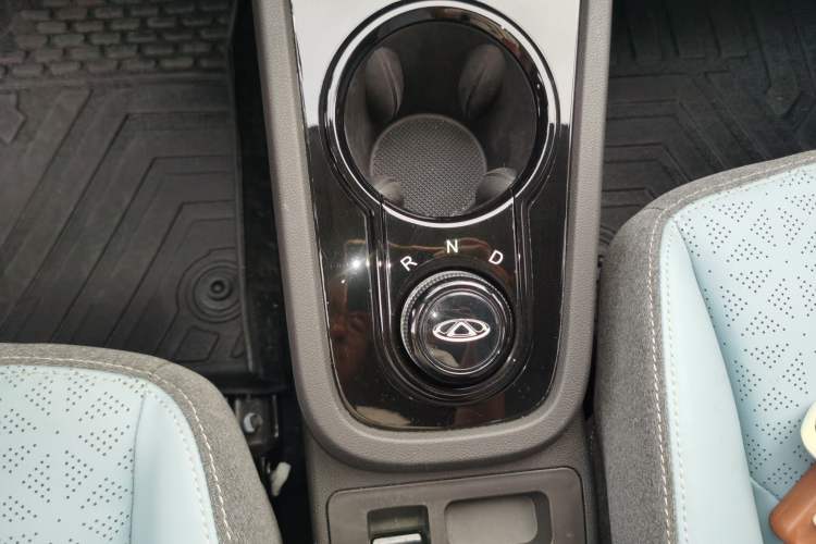Used Chery New Energy Little Ant 2022 Revised Version Sweet Pink Edition Half-Sugar Version Lithium Iron Phosphate 30.7 kWh 30 kW 301 km Gear Lever