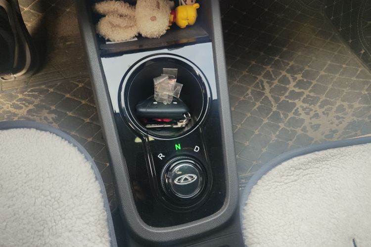Used Chery New Energy Little Ant 2022 Sweet Pink Edition Half-Sugar Version 3-Cell Lithium 30kW 301km Gear Lever