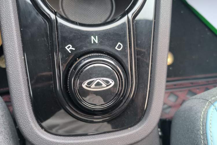 Used Chery New Energy Little Ant 2022 Revised Version Sweet Pink Edition Half-Sugar Version Lithium Iron Phosphate 30.7 kWh 30 kW 301 km Gear Lever