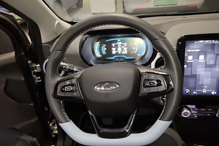 Used Chery New Energy Little Ant 2022 Revised Version Sweet Pink Edition Half-Sugar Version Lithium Iron Phosphate 30.7 kWh 30 kW 301 km Interior 1
