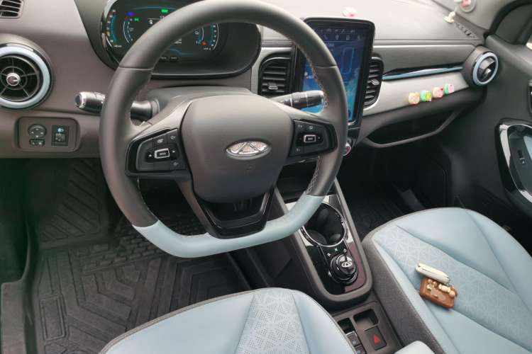 Used Chery New Energy Little Ant 2022 Revised Version Sweet Pink Edition Half-Sugar Version Lithium Iron Phosphate 30.7 kWh 30 kW 301 km Interior 2