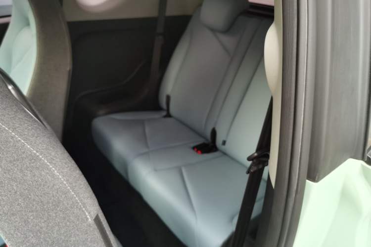 Used Chery New Energy Little Ant 2022 Revised Version Sweet Pink Edition Half-Sugar Version Lithium Iron Phosphate 30.7 kWh 30 kW 301 km Interior 4