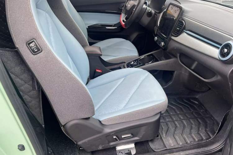 Used Chery New Energy Little Ant 2022 Updated Version Sweet Pink Edition Full Sugar Version Lithium Iron Phosphate 30.7 kWh 30 kW 301 km Interior 4