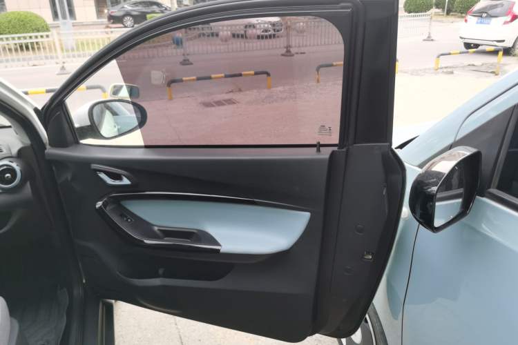 Used Chery New Energy Little Ant 2022 Revised Version Sweet Pink Edition Half-Sugar Version Lithium Iron Phosphate 30.7 kWh 30 kW 301 km Interior 6