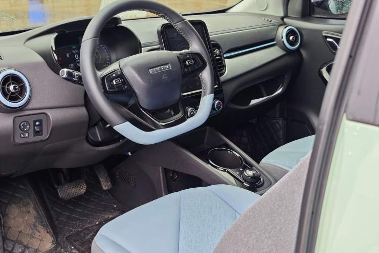 Used Chery New Energy Little Ant 2022 Revised Version Sweet Pink Edition Half-Sugar Version Lithium Iron Phosphate 30.7 kWh 30 kW 301 km Interior 7