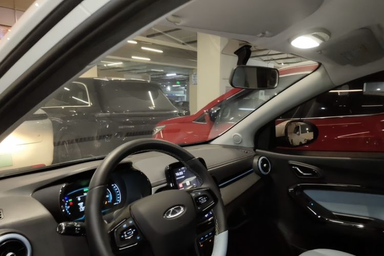 Used Chery New Energy Little Ant 2022 Revised Version Sweet Pink Edition Half-Sugar Version Lithium Iron Phosphate 30.7 kWh 30 kW 301 km Interior 8