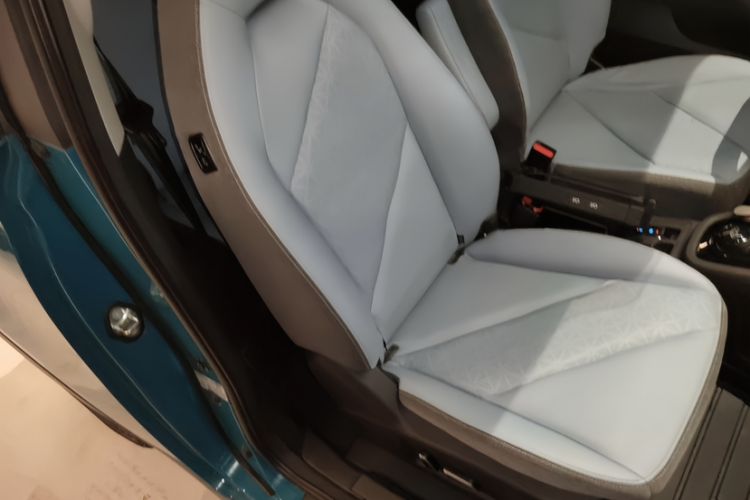 Used Chery New Energy Little Ant 2022 Revised Version Sweet Pink Edition Half-Sugar Version Lithium Iron Phosphate 30.7 kWh 30 kW 301 km Interior 9