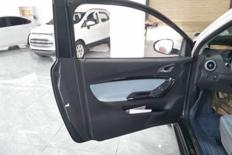 Used Chery New Energy Little Ant 2022 Revised Version Sweet Pink Edition Half-Sugar Version Lithium Iron Phosphate 30.7 kWh 30 kW 301 km Left Front Door Interior