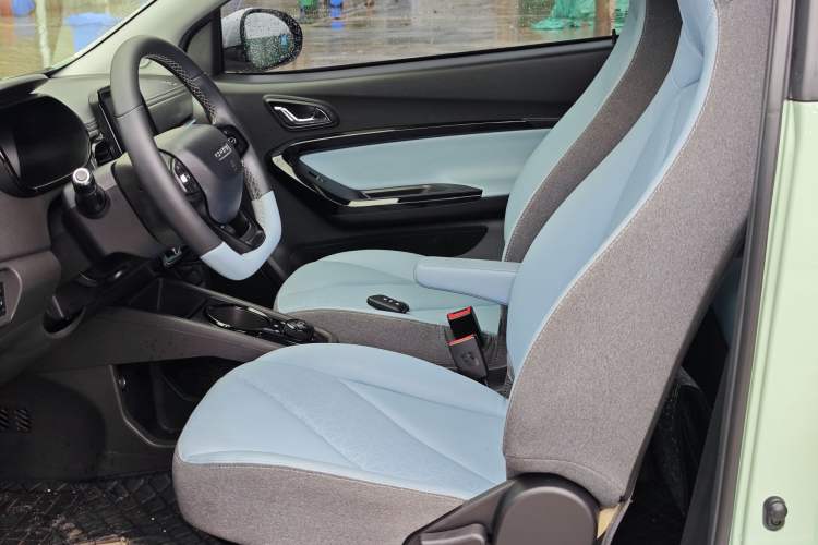 Used Chery New Energy Little Ant 2022 Revised Version Sweet Pink Edition Half-Sugar Version Lithium Iron Phosphate 30.7 kWh 30 kW 301 km Left Front Seat