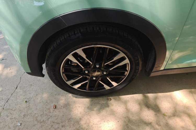 Used Chery New Energy Little Ant 2022 Sweet Pink Edition Half-Sugar Version Lithium Iron Phosphate 30 kW 301 km Left Front Wheel Hub