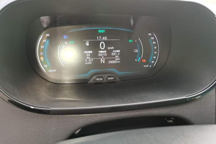 Used Chery New Energy Little Ant 2022 Revised Version Sweet Pink Edition Half-Sugar Version Lithium Iron Phosphate 30.7 kWh 30 kW 301 km Odometer Close Up