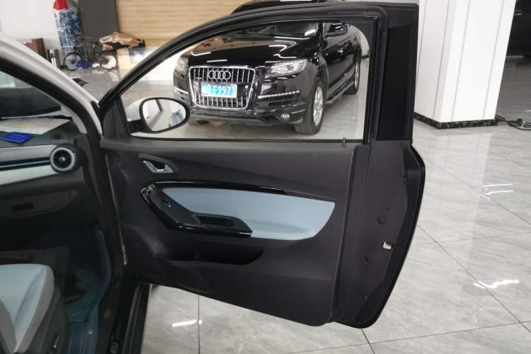 Used Chery New Energy Little Ant 2022 Revised Version Sweet Pink Edition Half-Sugar Version Lithium Iron Phosphate 30.7 kWh 30 kW 301 km Right Front Door Interior