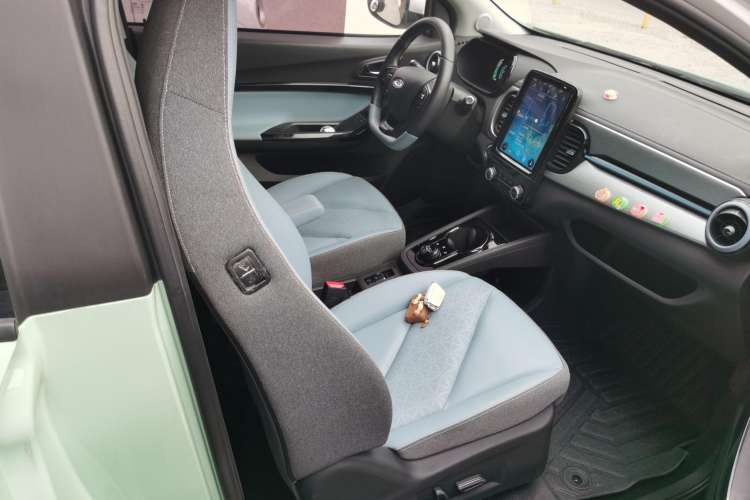 Used Chery New Energy Little Ant 2022 Revised Version Sweet Pink Edition Half-Sugar Version Lithium Iron Phosphate 30.7 kWh 30 kW 301 km Right Front Seat