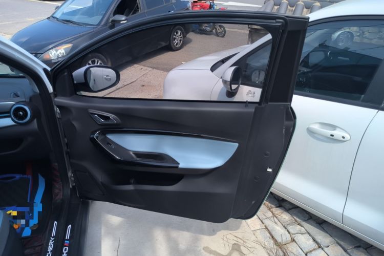 Used Chery New Energy Little Ant 2022 Revised Version Sweet Pink Edition Half-Sugar Version Lithium Iron Phosphate 30.7 kWh 30 kW 301 km Right Rear Door Interior