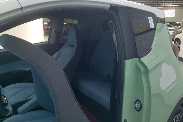 Used Chery New Energy Little Ant 2022 Sweet Pink Edition Half-Sugar Version 3-Cell Lithium 30kW 301km Right Rear Seat