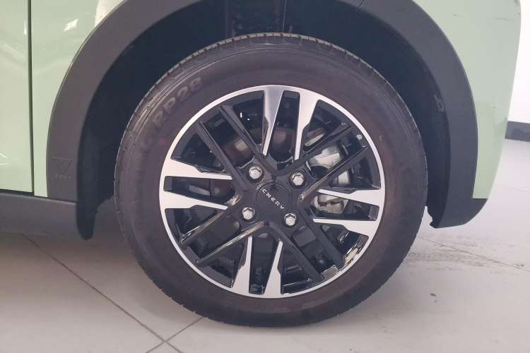 Used Chery New Energy Little Ant 2022 Sweet Pink Edition Half-Sugar Version 3-Cell Lithium 30kW 301km Right Rear Wheel Hub