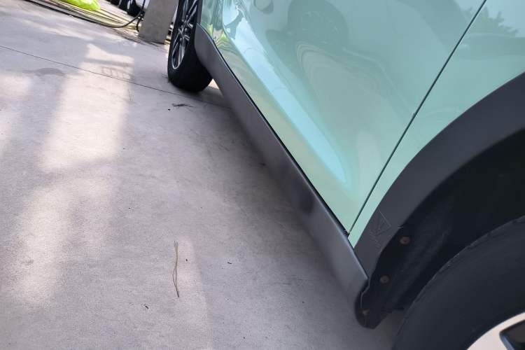 Used Chery New Energy Little Ant 2022 Revised Version Sweet Pink Edition Half-Sugar Version Lithium Iron Phosphate 30.7 kWh 30 kW 301 km Right Side Sill