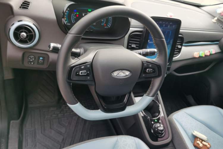 Used Chery New Energy Little Ant 2022 Revised Version Sweet Pink Edition Half-Sugar Version Lithium Iron Phosphate 30.7 kWh 30 kW 301 km Steering Wheel