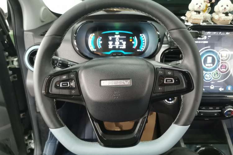 Used Chery New Energy Little Ant 2022 Revised Version Sweet Pink Edition Half-Sugar Version Lithium Iron Phosphate 30.7 kWh 30 kW 301 km Steering Wheel