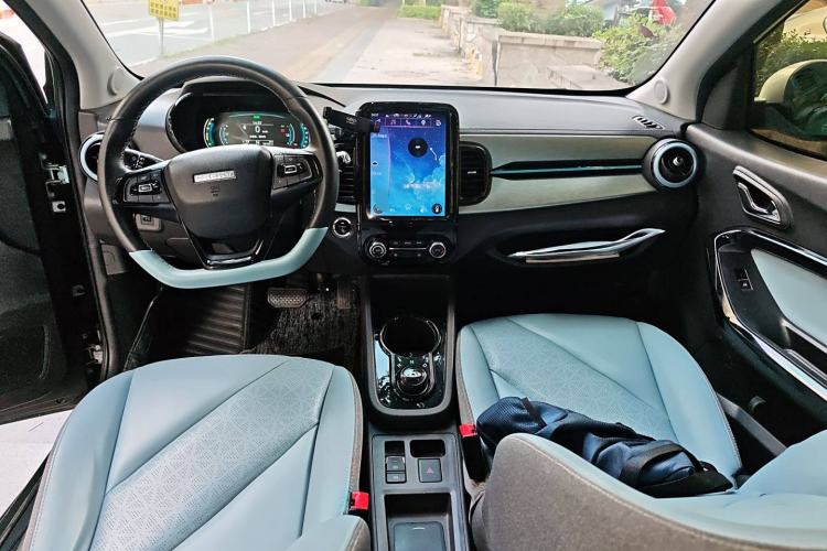 Used Chery New Energy Little Ant 2022 Sweet Pink Edition Full-Sugar Version Lithium Iron Phosphate 30 kW 301 km Center Console