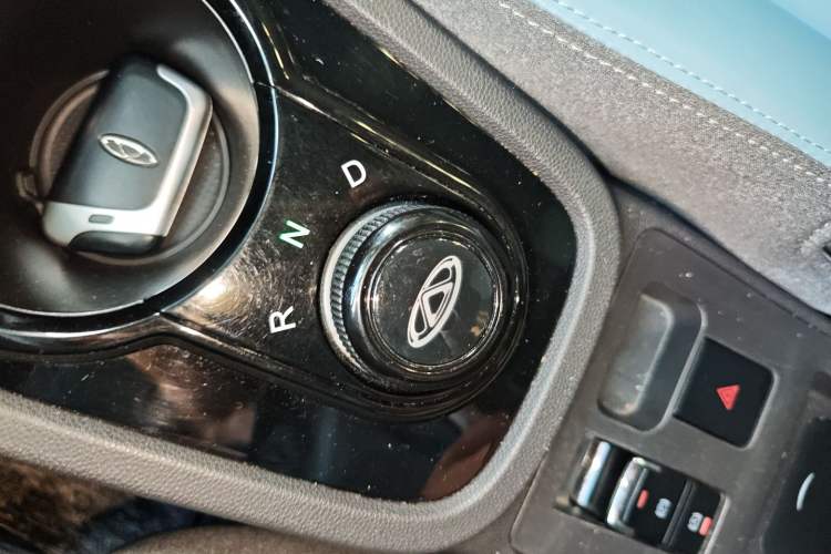 Used Chery New Energy Little Ant 2022 Sweet Pink Edition Full-Sugar Version Lithium Iron Phosphate 30 kW 301 km Gear Lever