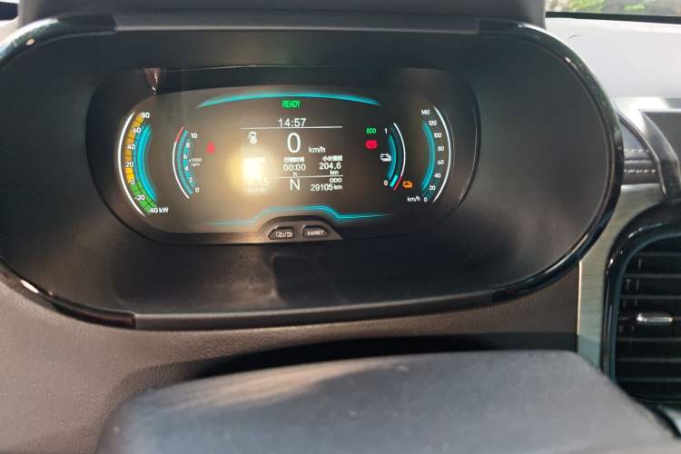 Used Chery New Energy Little Ant 2022 Sweet Pink Edition Full-Sugar Version Lithium Iron Phosphate 30 kW 301 km Odometer Close Up