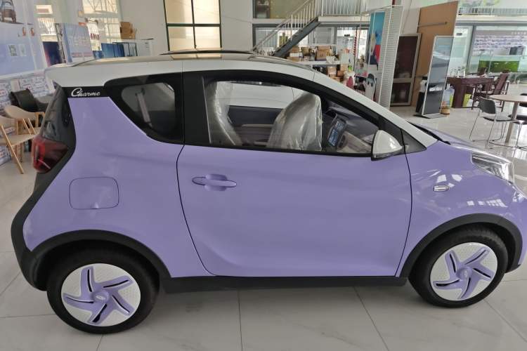 Used Chery New Energy Little Ant 2022 Me 301km Romance Phosphate Lithium-Iron Exterior 2