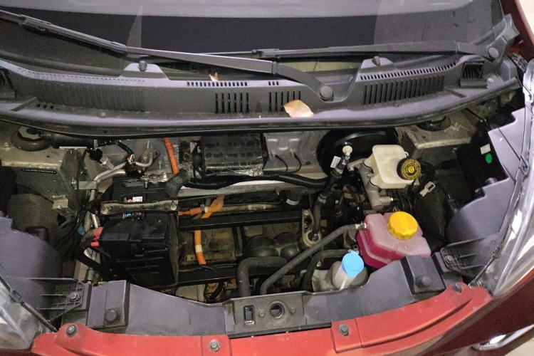 Used Chery New Energy Little Ant 2022 Revised Version Sweet Pink Edition Half-Sugar Version Lithium Iron Phosphate 30.7 kWh 30 kW 301 km Engine Bay
