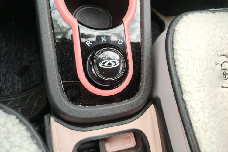 Used Chery New Energy Little Ant 2022 Sweet Pink Edition Half-Sugar Version 3-Cell Lithium 30kW 301km Gear Lever