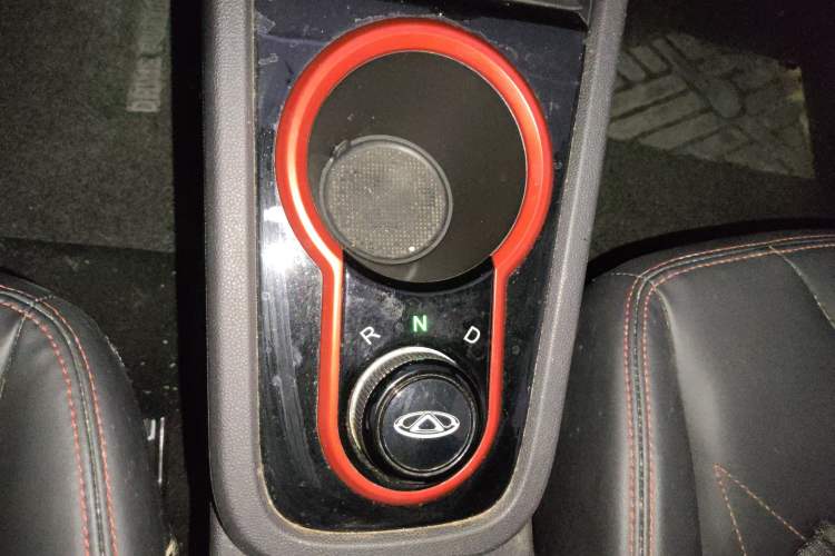 Used Chery New Energy Little Ant 2022 Revised Version Sweet Pink Edition Half-Sugar Version Lithium Iron Phosphate 30.7 kWh 30 kW 301 km Gear Lever
