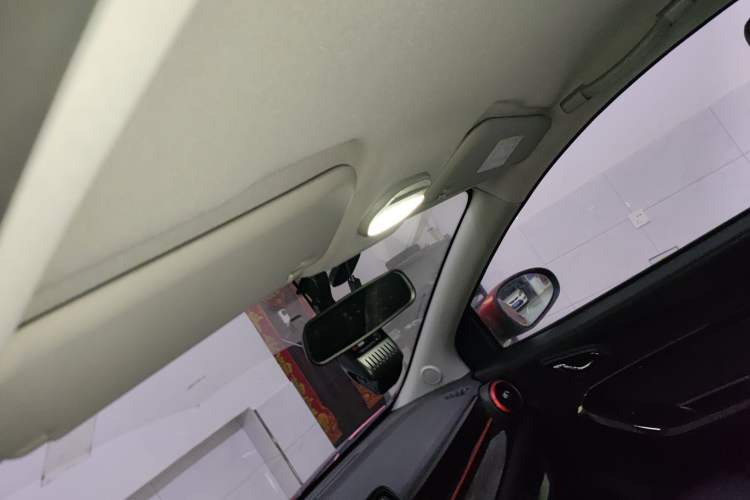 Used Chery New Energy Little Ant 2022 Revised Version Sweet Pink Edition Half-Sugar Version Lithium Iron Phosphate 30.7 kWh 30 kW 301 km Headliner
