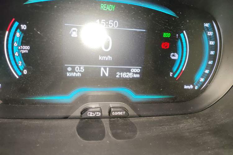 Used Chery New Energy Little Ant 2022 Revised Version Sweet Pink Edition Half-Sugar Version Lithium Iron Phosphate 30.7 kWh 30 kW 301 km Odometer Close Up