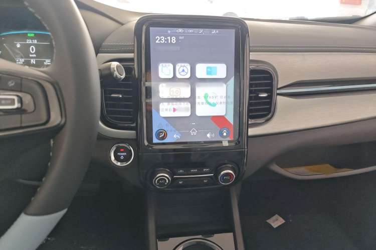 Used Chery New Energy Little Ant 2022 Restyled Version Sweet Pink Edition Half-Sugar Version 28.8 kWh 30 kW 301 km Audio And AC Panel